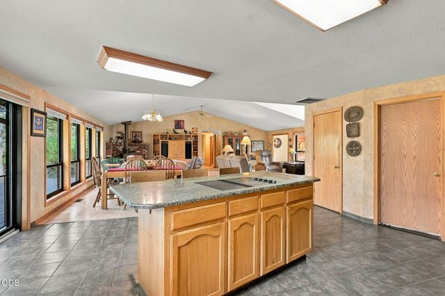 64417 McGrath Road, Bend, OR 97701