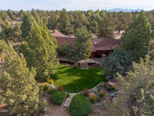 64417 McGrath Road, Bend, OR 97701