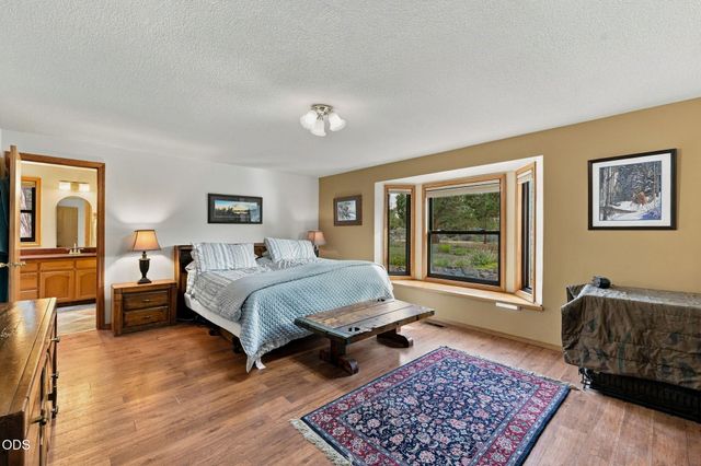 64417 McGrath Road, Bend, OR 97701