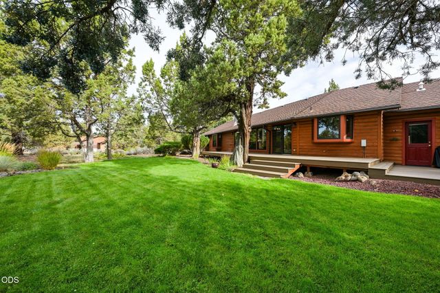 64417 McGrath Road, Bend, OR 97701