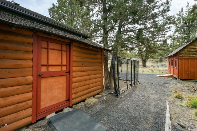 64417 McGrath Road, Bend, OR 97701