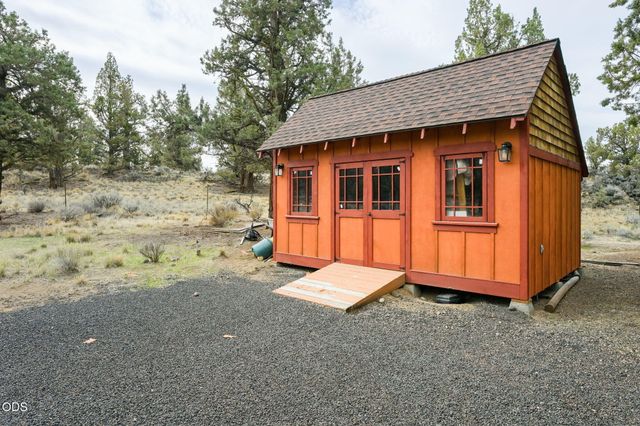 64417 McGrath Road, Bend, OR 97701