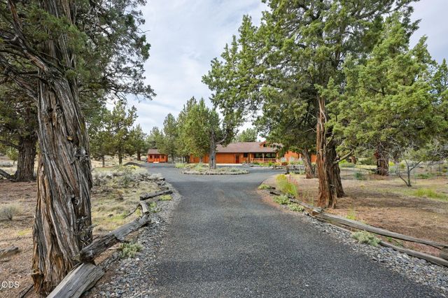 64417 McGrath Road, Bend, OR 97701