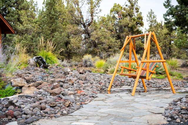 64417 McGrath Road, Bend, OR 97701