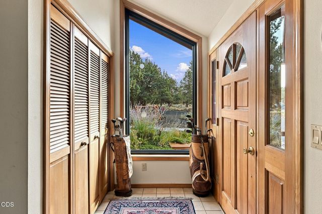 64417 McGrath Road, Bend, OR 97701