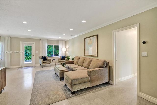 712 S 15th Avenue, Hollywood, FL 33020
