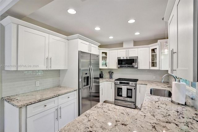 712 S 15th Avenue, Hollywood, FL 33020