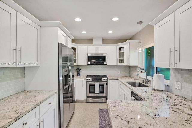 712 S 15th Avenue, Hollywood, FL 33020