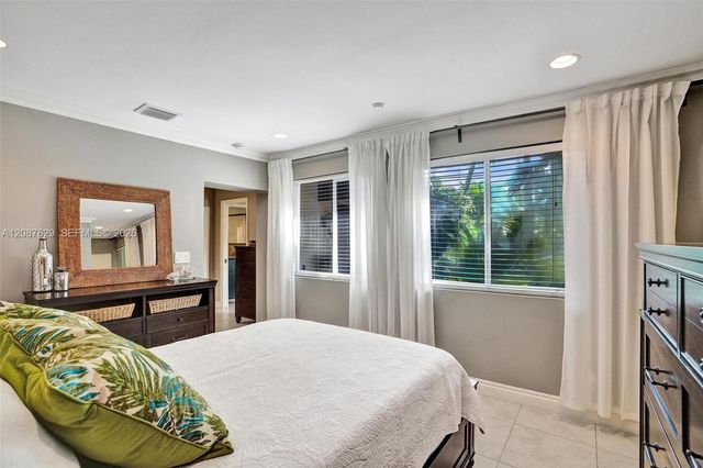 712 S 15th Avenue, Hollywood, FL 33020