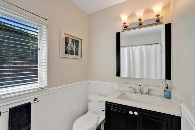 712 S 15th Avenue, Hollywood, FL 33020
