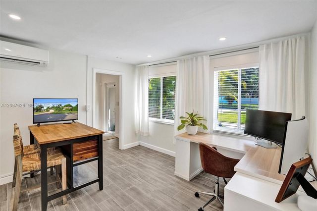 712 S 15th Avenue, Hollywood, FL 33020