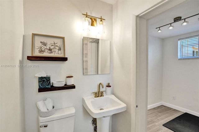 712 S 15th Avenue, Hollywood, FL 33020