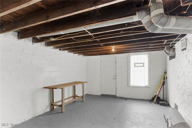 404 N Bentley Avenue, Niles, OH 44446