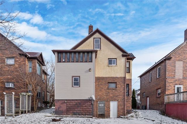 404 N Bentley Avenue, Niles, OH 44446