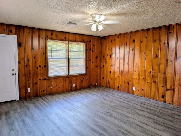 1614 HAWES AVENUE, Wichita Falls, TX 76301