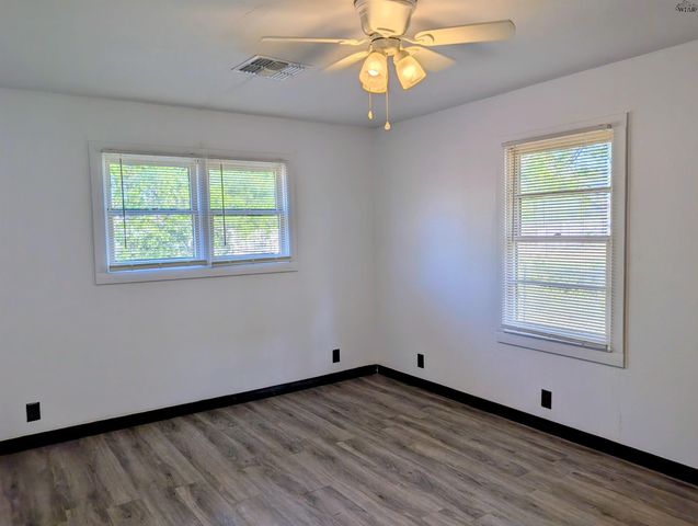 1614 HAWES AVENUE, Wichita Falls, TX 76301