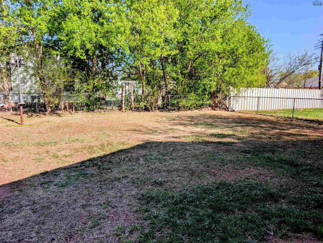 1614 HAWES AVENUE, Wichita Falls, TX 76301