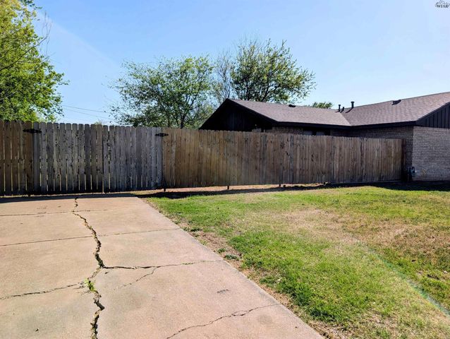 1614 HAWES AVENUE, Wichita Falls, TX 76301