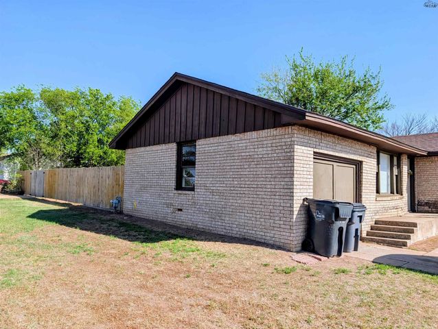 1614 HAWES AVENUE, Wichita Falls, TX 76301