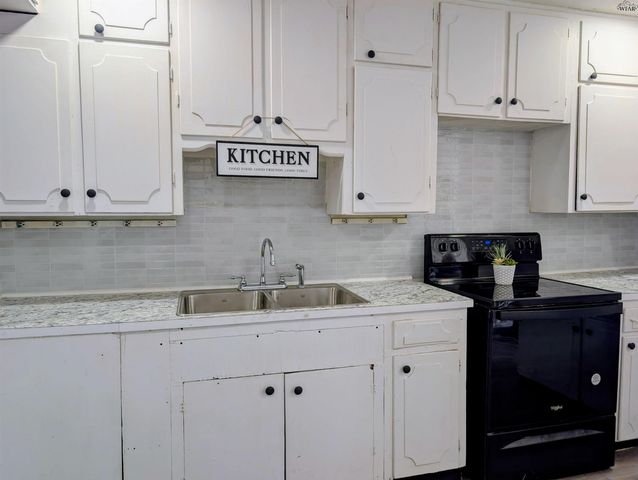 1614 HAWES AVENUE, Wichita Falls, TX 76301