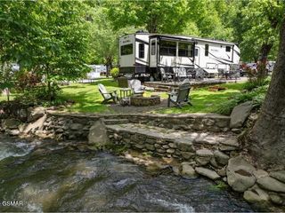 4229 E Parkway, Gatlinburg, TN 37738