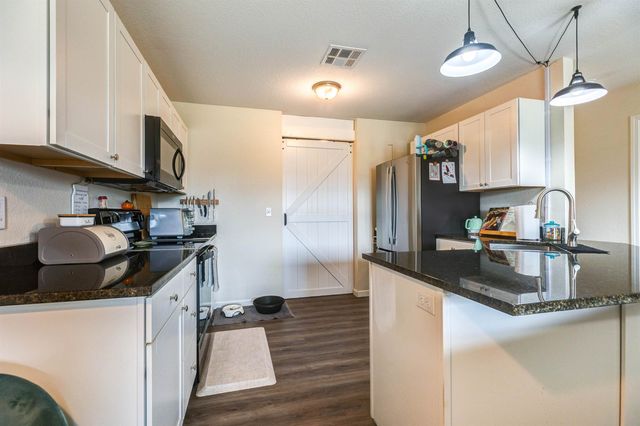 1118 Harbor Drive, Salina, KS 67401