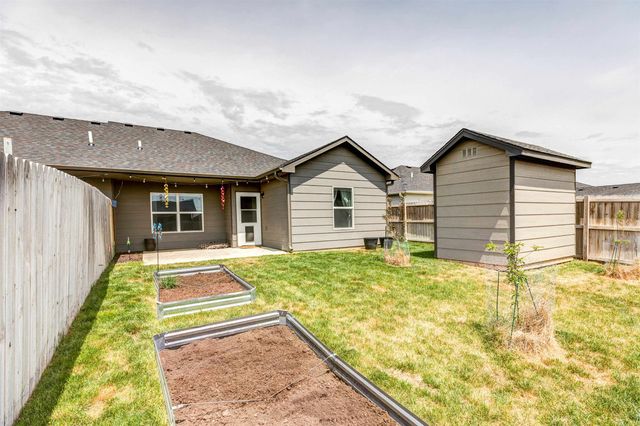 1118 Harbor Drive, Salina, KS 67401