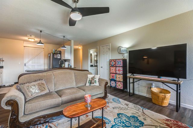 1118 Harbor Drive, Salina, KS 67401