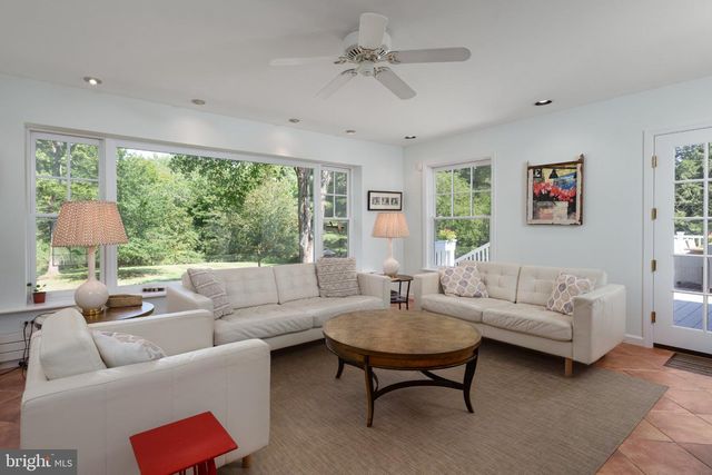 19 MAPLE LN, Pennington, NJ 08534