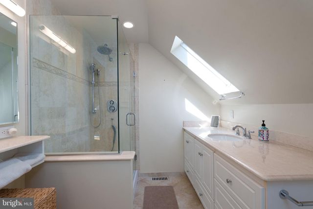 19 MAPLE LN, Pennington, NJ 08534