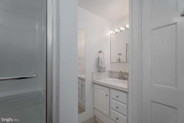 19 MAPLE LN, Pennington, NJ 08534