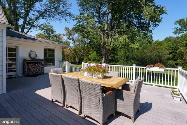 19 MAPLE LN, Pennington, NJ 08534