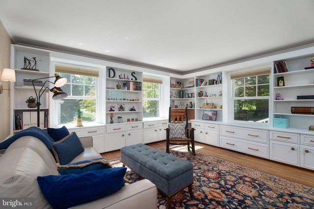 19 MAPLE LN, Pennington, NJ 08534
