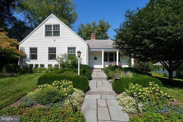 19 MAPLE LN, Pennington, NJ 08534