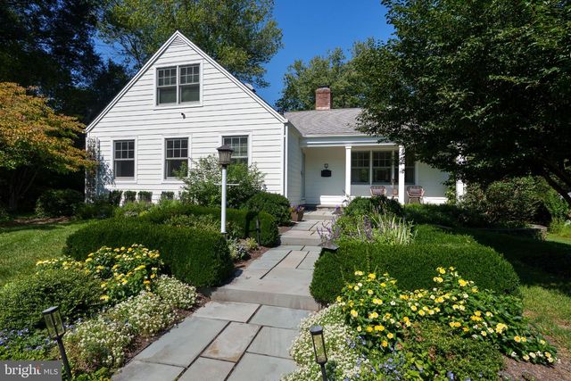19 MAPLE LN, Pennington, NJ 08534