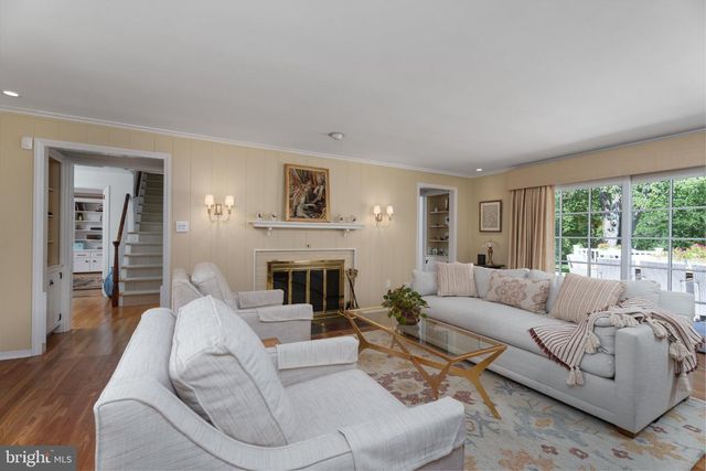 19 MAPLE LN, Pennington, NJ 08534