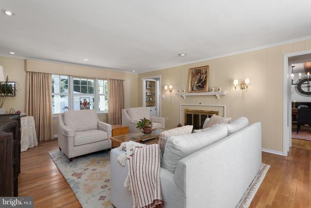 19 MAPLE LN, Pennington, NJ 08534