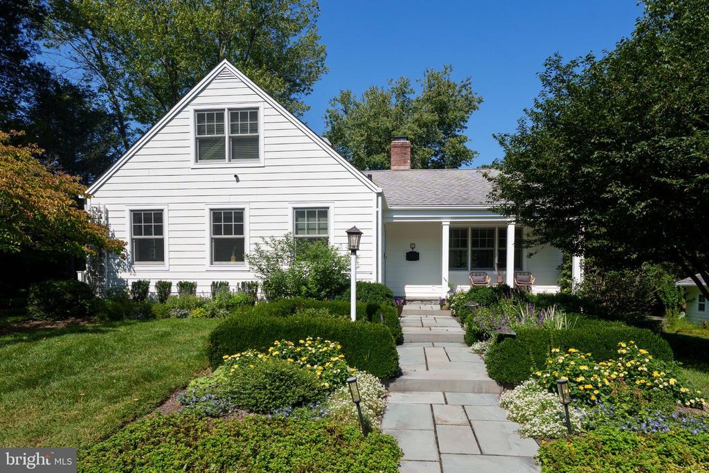 19 MAPLE LN, Pennington, NJ 08534