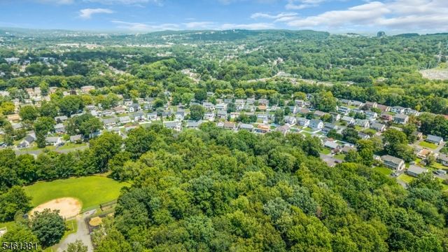 114 Lopez Rd, Cedar Grove Twp., NJ 07009