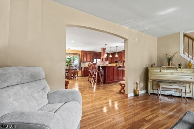 114 Lopez Rd, Cedar Grove Twp., NJ 07009