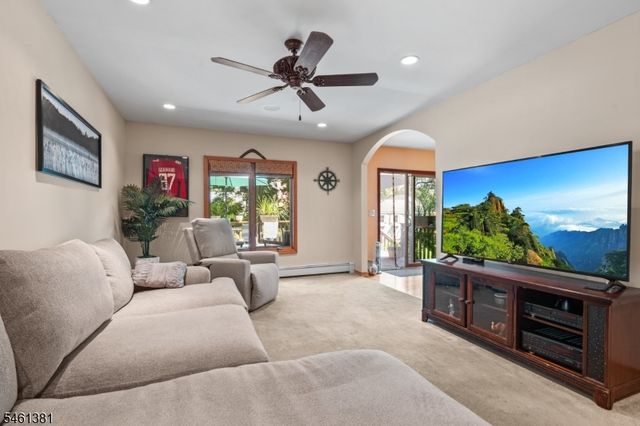 114 Lopez Rd, Cedar Grove Twp., NJ 07009