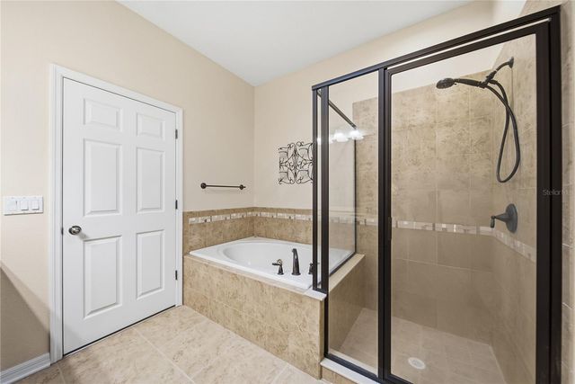 26016 SINGING LARK COURT, Leesburg, FL 34748