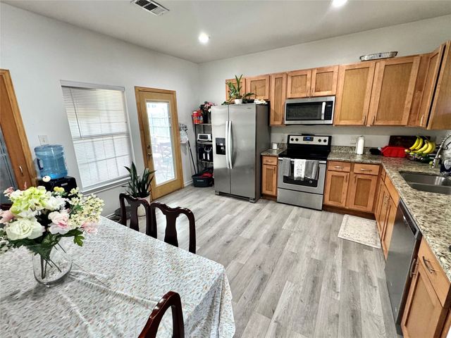 703 Perry Avenue, Waxahachie, TX 75165