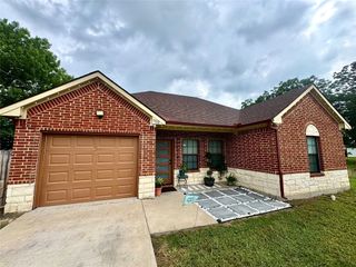 703 Perry Avenue, Waxahachie, TX 75165