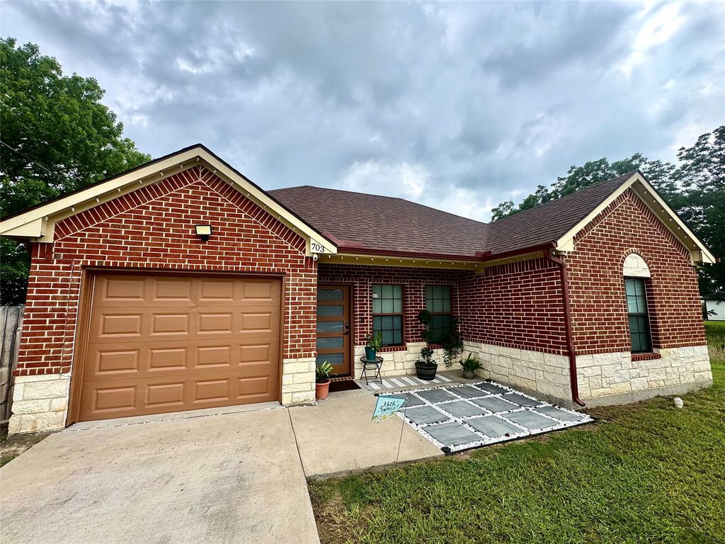 703 Perry Avenue, Waxahachie, TX 75165