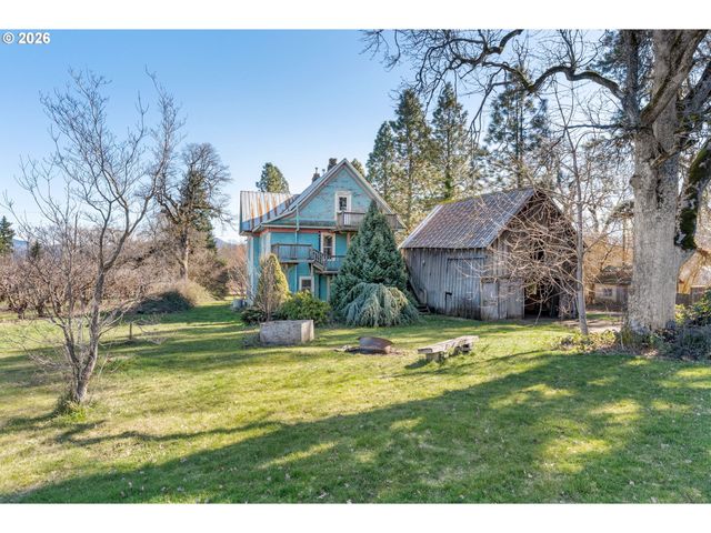 1580 MARKHAM Rd, Hood River, OR 97031