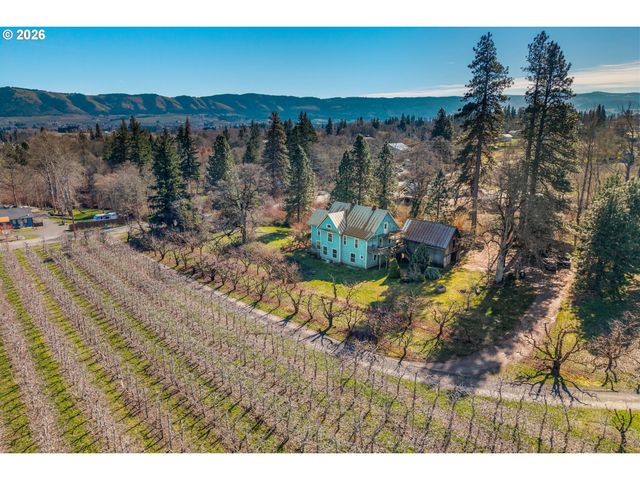 1580 MARKHAM Rd, Hood River, OR 97031
