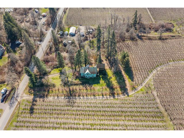 1580 MARKHAM Rd, Hood River, OR 97031