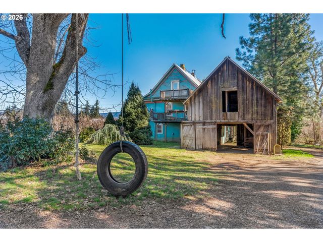 1580 MARKHAM Rd, Hood River, OR 97031