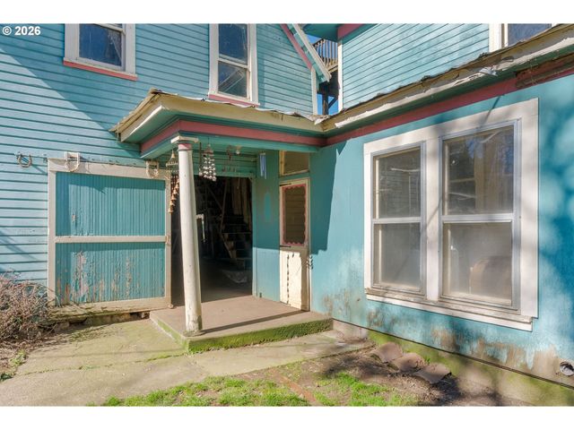 1580 MARKHAM Rd, Hood River, OR 97031